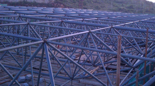 新泰概述网架加工中对钢材的质量的过细恳求